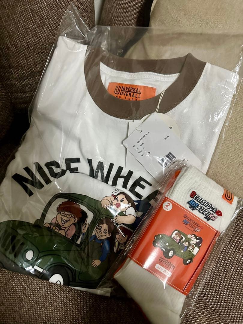 UNIVERSAL OVERALL】マユリカ 紅しょうが Tシャツ