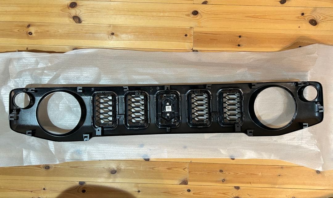 ジムニー ノマド 純正 フロントグリル - メルカリ