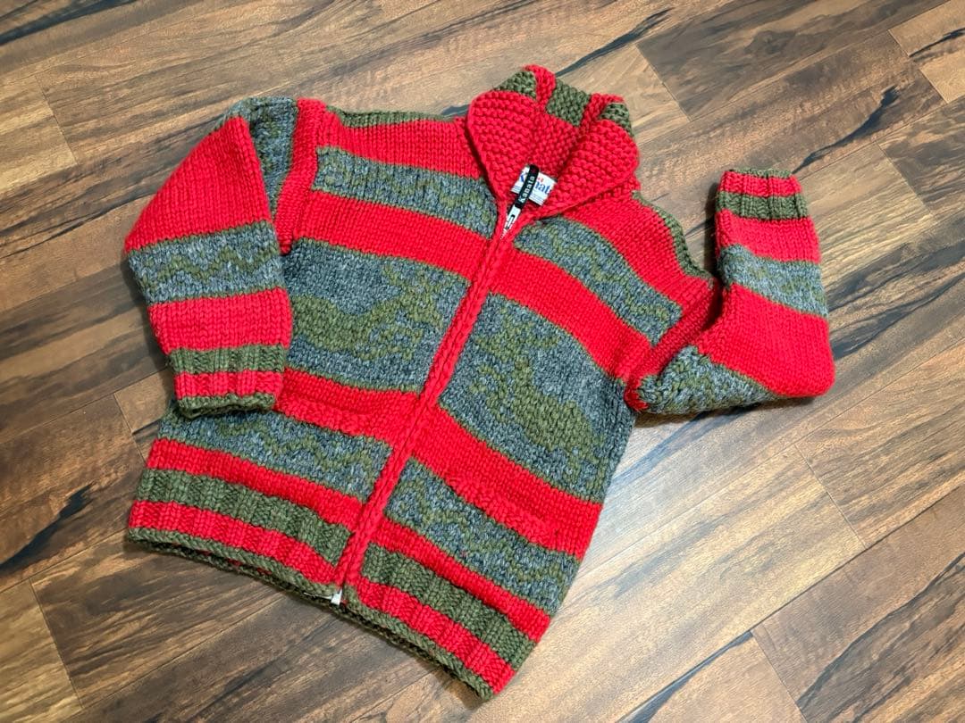 今だけ値下げ⭐︎Kanata⭐︎赤ボーダー ジップアップ/ニットカウチン 今だけ値下げ⭐︎Kanata⭐︎赤ボーダー ジップアップ/ニットカウチン