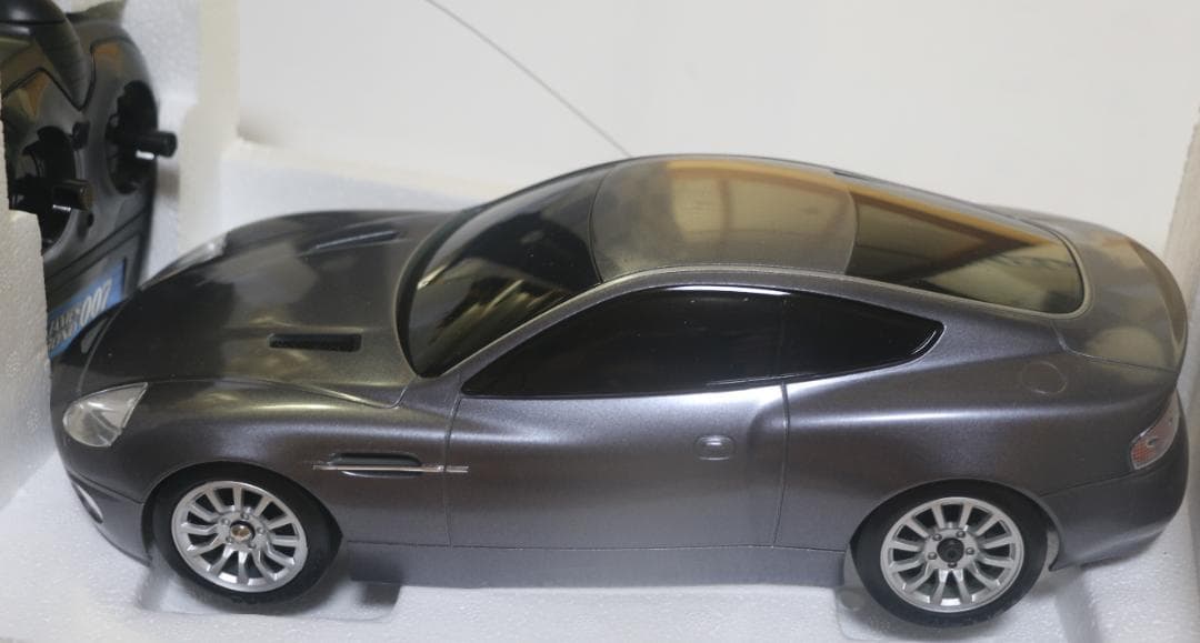 貴重ニッコー製007／ダイ・アナザー・デー アストンマーチンv12