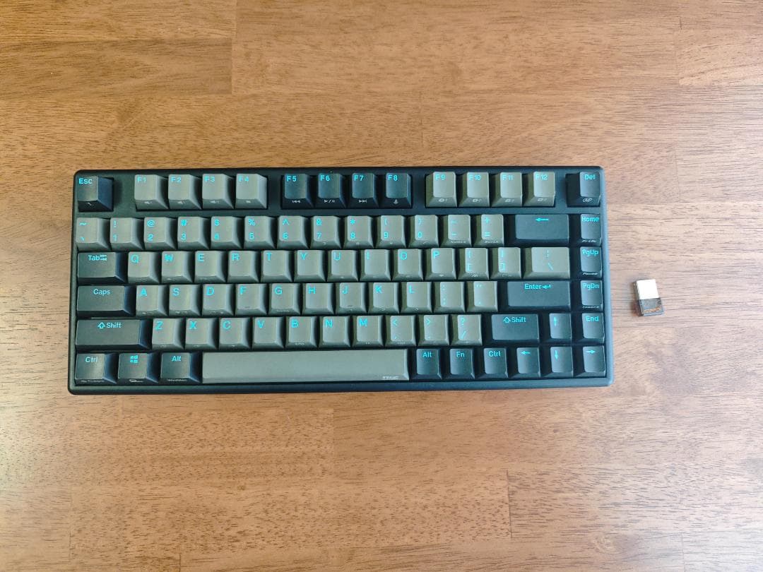 キーボード NIZ Micro82 EC(S) 45gf NiZ Micro82 静電容量無接点ワイヤレスキーボード 黒い