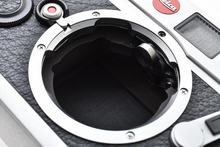 50285E ほぼ未使用!新品級美品! LEICA M6 0.72 ライカ 純正 - メルカリ