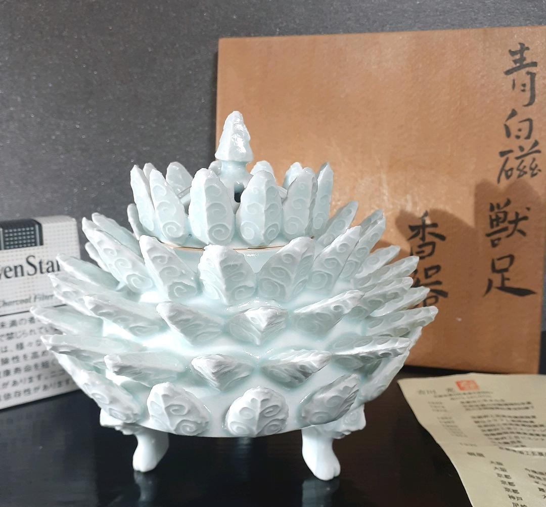 京焼　清水焼　名工　【吉川充】造　青白磁　獣足　香器　香炉　個展出品作品 京焼 清水焼 名工 吉川充 造 青白磁 有蓋獣足鉢 香器香炉 お櫃 高島屋
