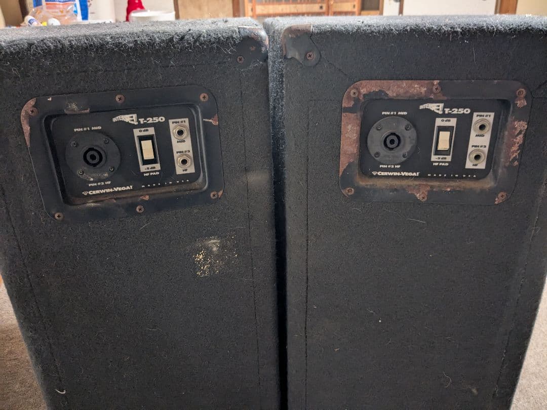 サーウィンベガ cerwin-vega！ T-250 PAスピーカー ペア - メルカリ