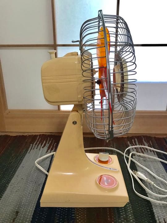 昭和レトロ オレンジ 小型扇風機 送料込 - メルカリ
