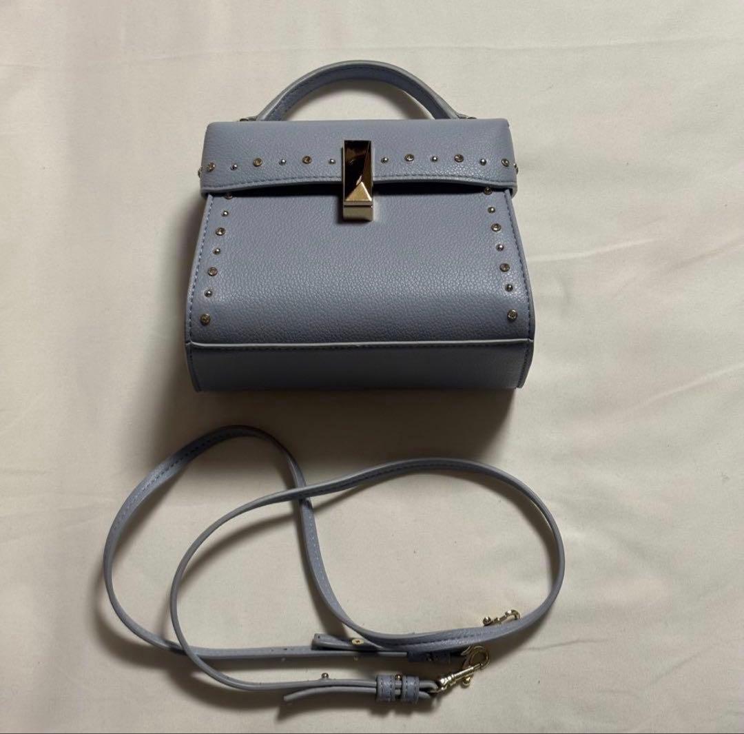 セルフォード スタッズ付きライトグレーショルダーバッグ - メルカリ