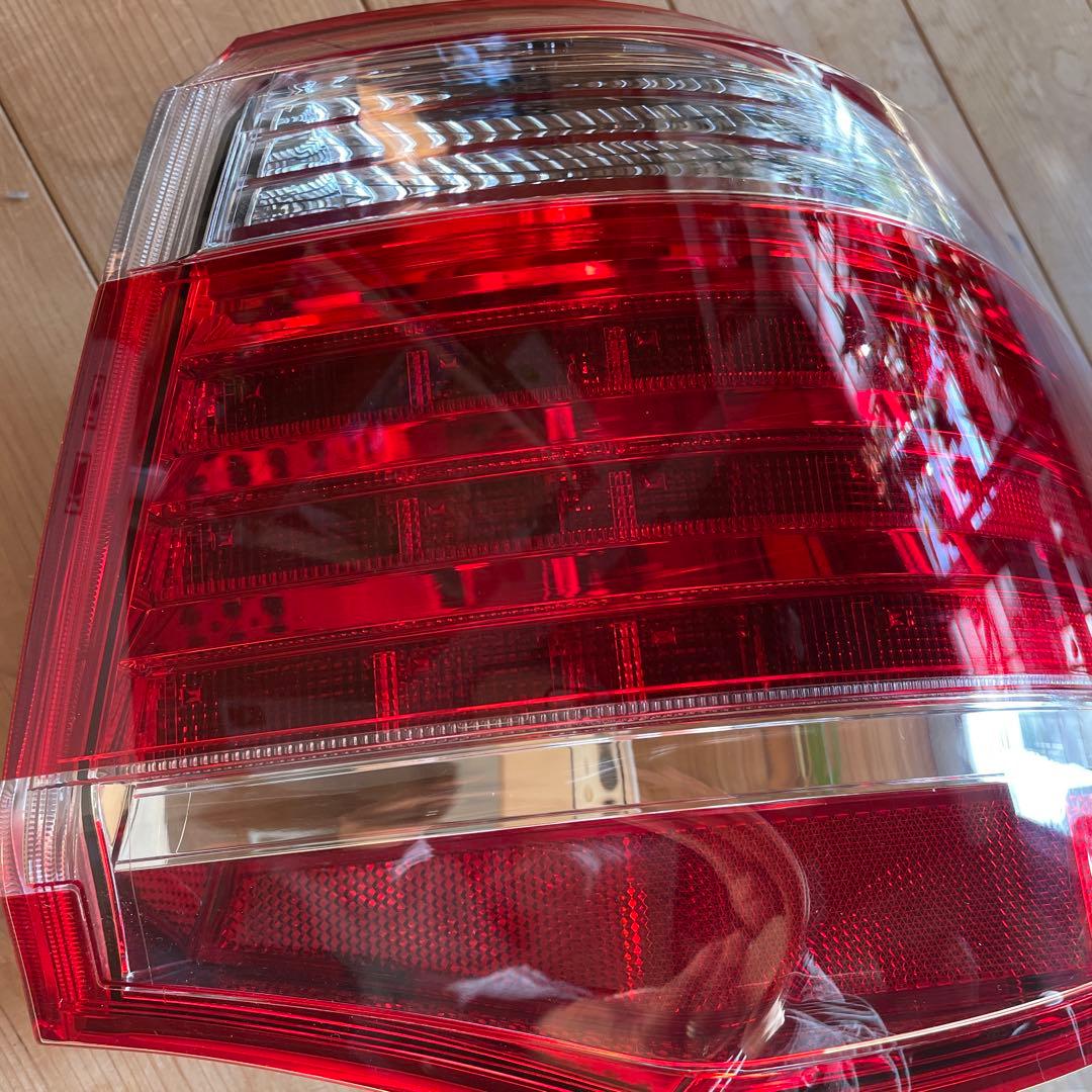 クラウン GRS200 右テールランプ ICHIKOH30-370 - パーツ特別