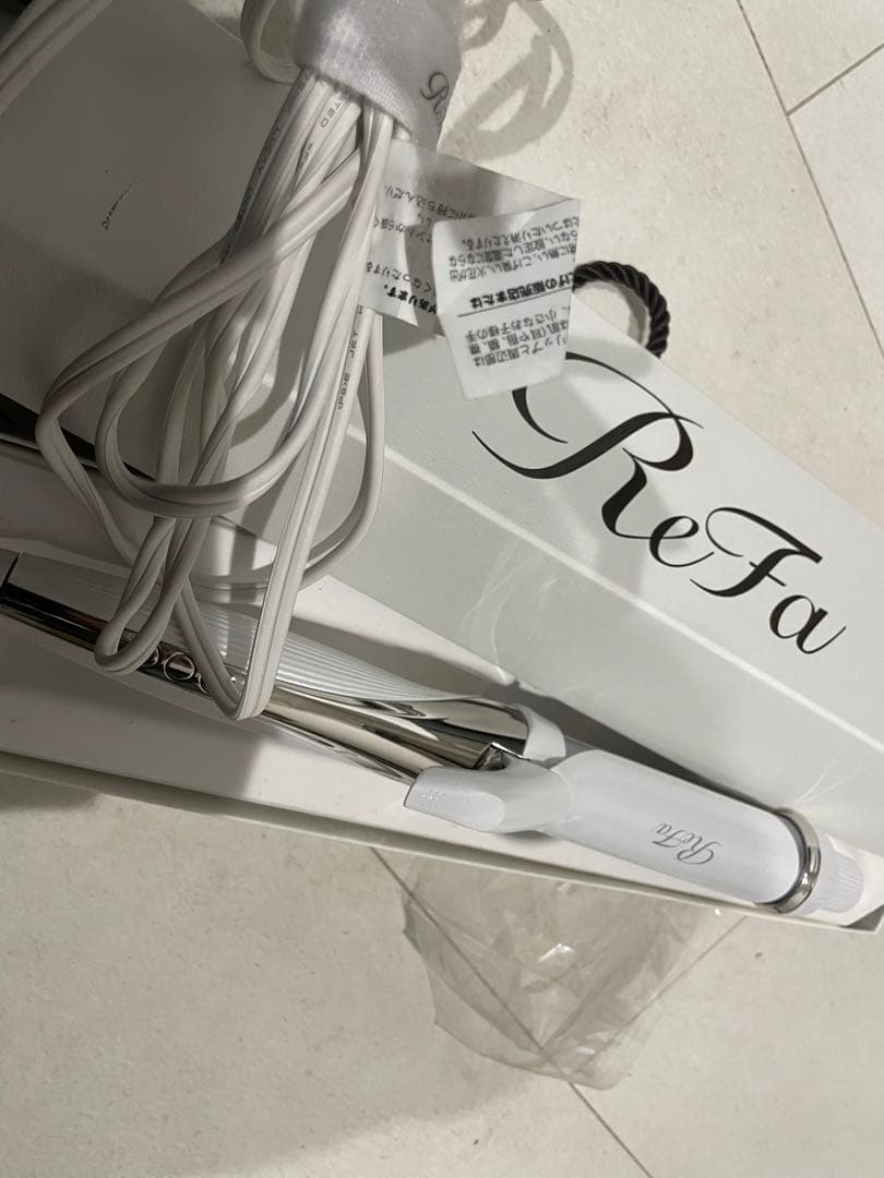 『モモ』ReFaカールヘアアイロン ホワイト/シルバー Amazon | 【公式ストア限定】 リファ カールアイロン プロ 38mm/ReFa