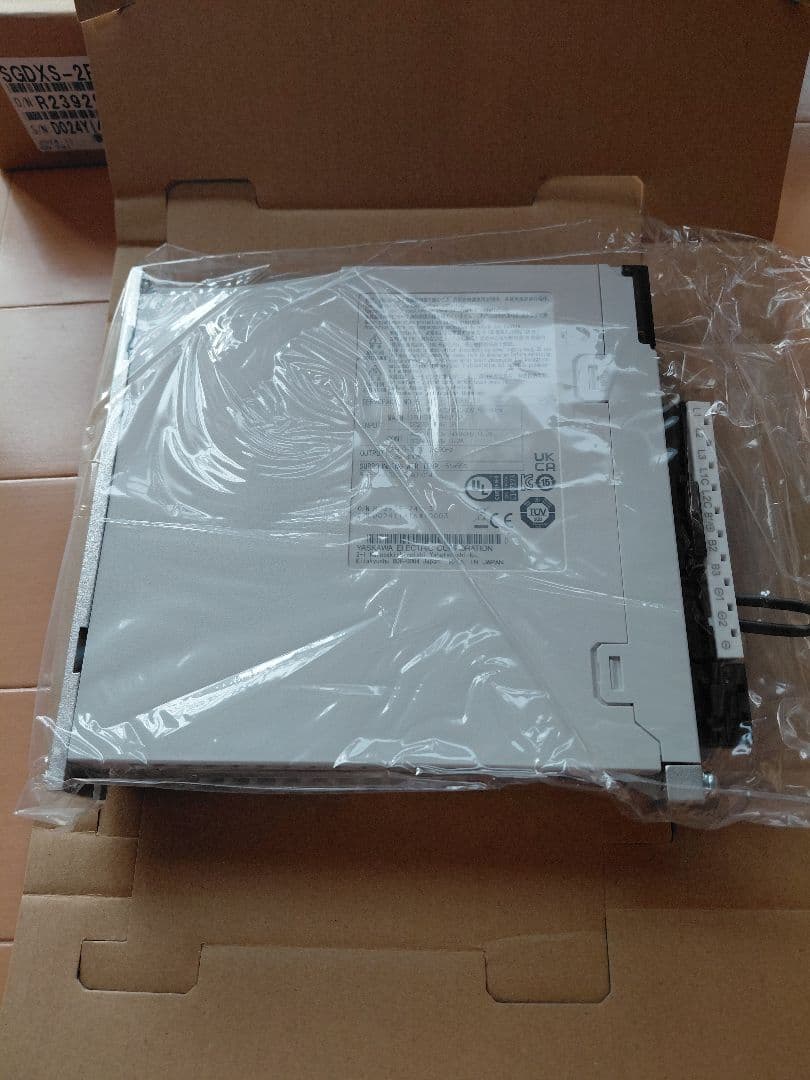 新品未使用　YASKAWAサーボパック SGDXS -2R8AOOA