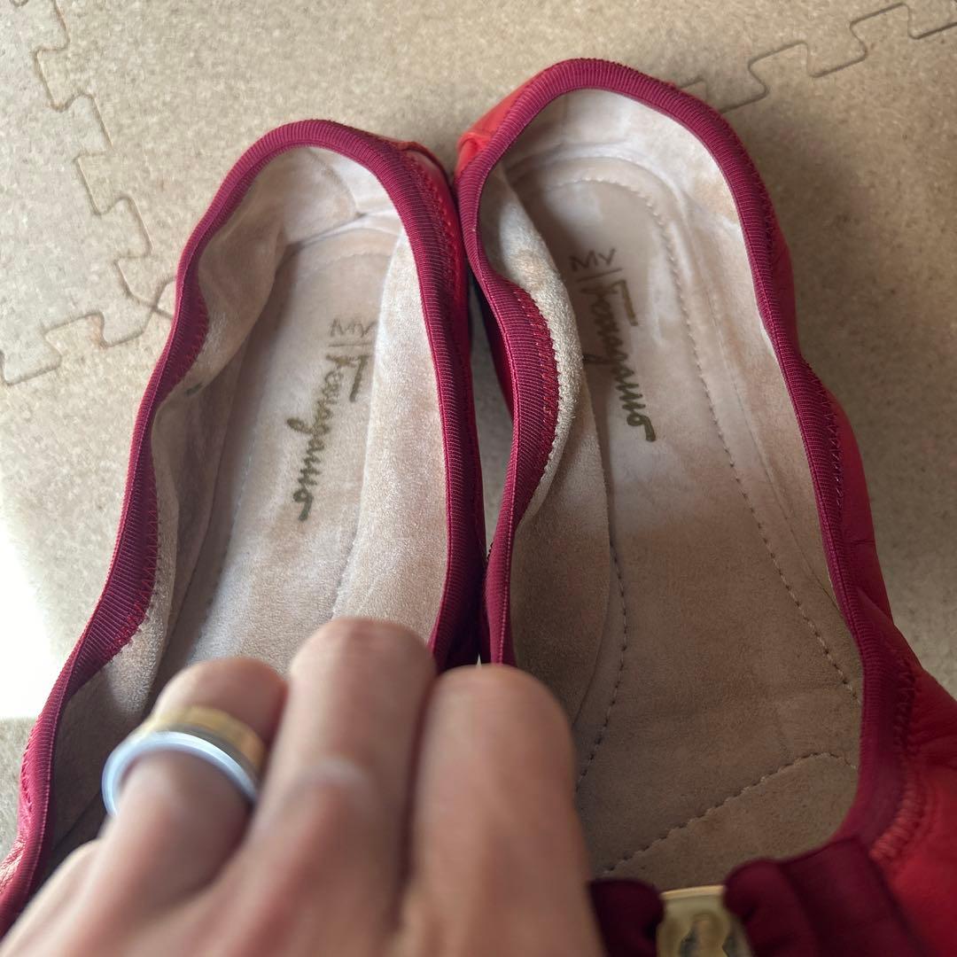 【フェラガモ】フラットシューズ　赤　25.5cm