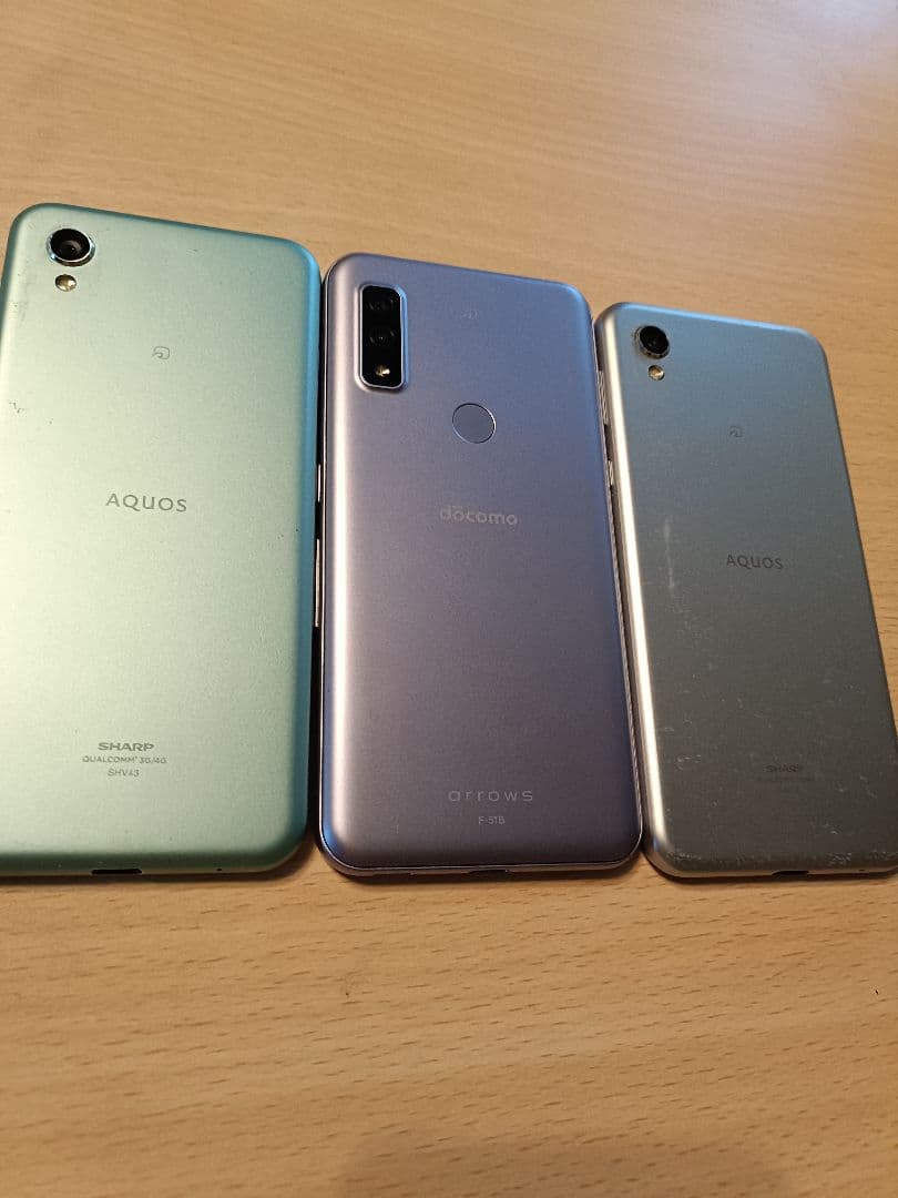 AQUOS qualcomm SHV43 arrows F-51B スマホ3台 - メルカリ