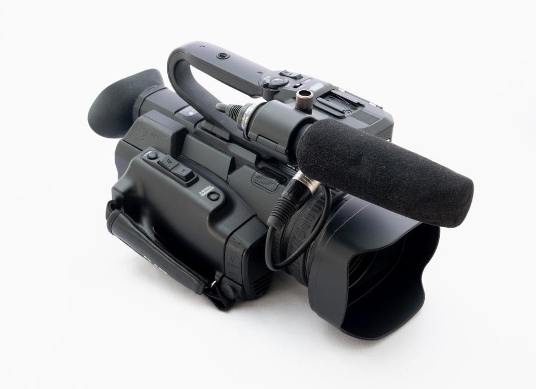 《中古》JVC 業務用ビデオカメラ GY-HM200　外部マイク、ケース付き