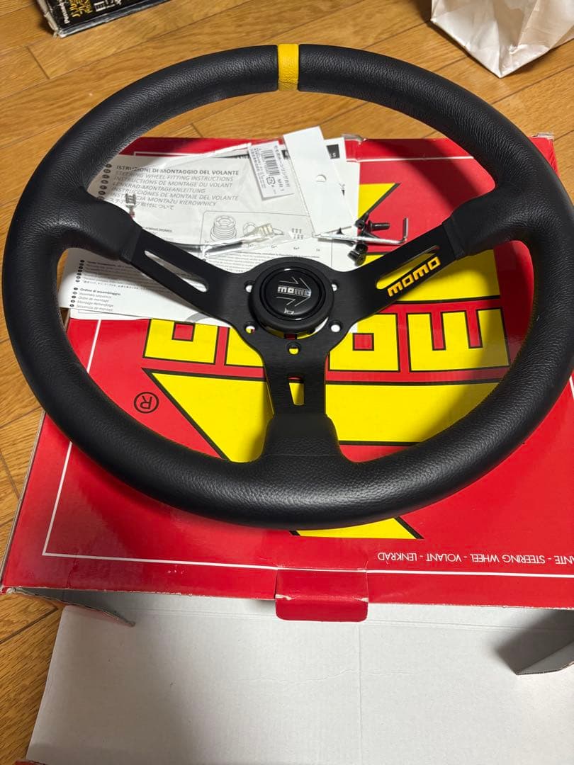 モモ(Momo) ステアリング MOD.08 35パイ Amazon | モモ(Momo) ステアリング MOD.08 35パイ BK/スエード M-60