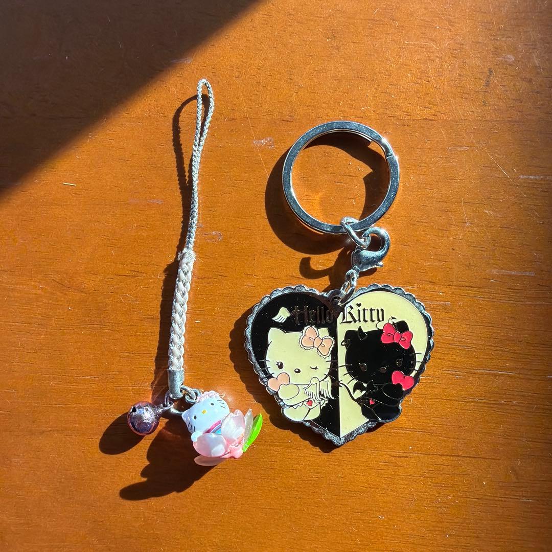 ハローキティ ハート型キーホルダー ストラップ - メルカリ