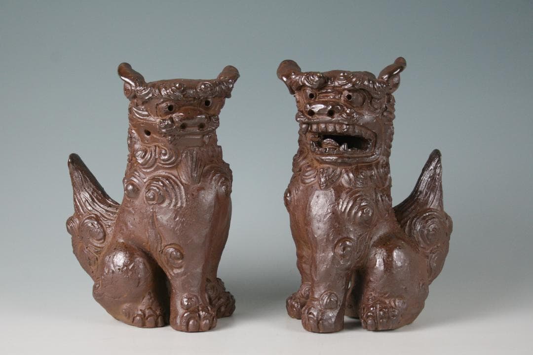 人間国宝一門 金城敏徳 作 南蛮焼〆立シーサー（大）1対 - メルカリ