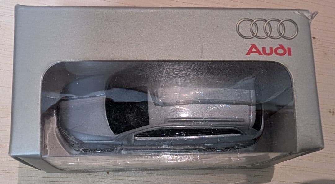 アウディ純正模型】スパーク アウディ R10 TDI ルマン2006優勝 他