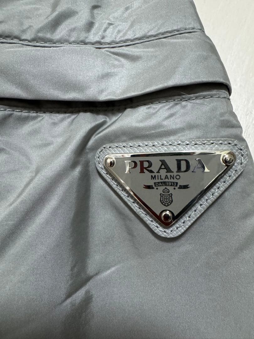 PRADA グレー フード付き ナイロンジャケット『週末三日間限定セール