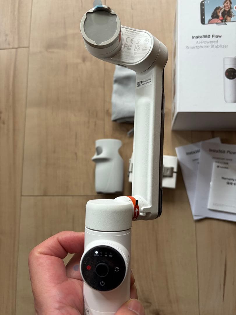 Insta360 Flow スマートフォンスタビライザー - メルカリ