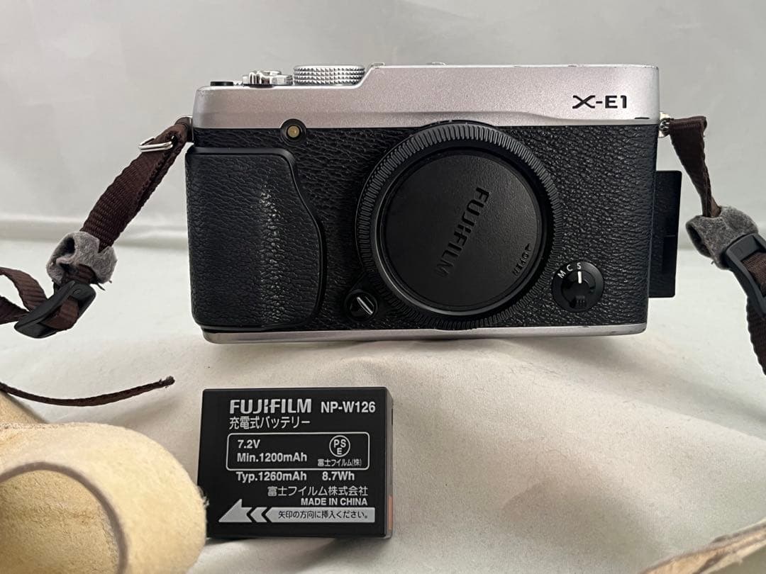 Tsuki様専用富士フイルム X-E1 カメラシルバー 16-50mmズーム - メルカリ