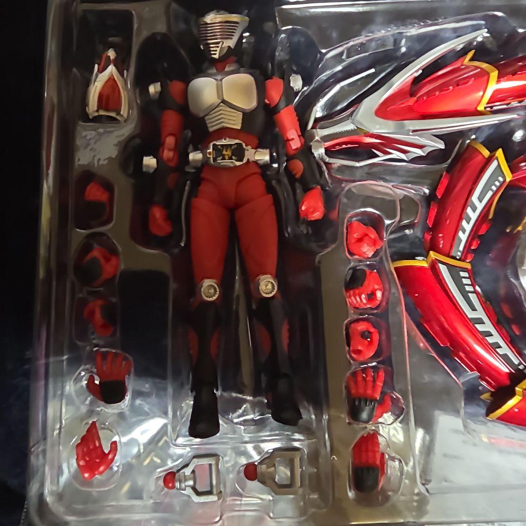 S.H.Figuarts 仮面ライダー龍騎 & ドラグレッダー 中古