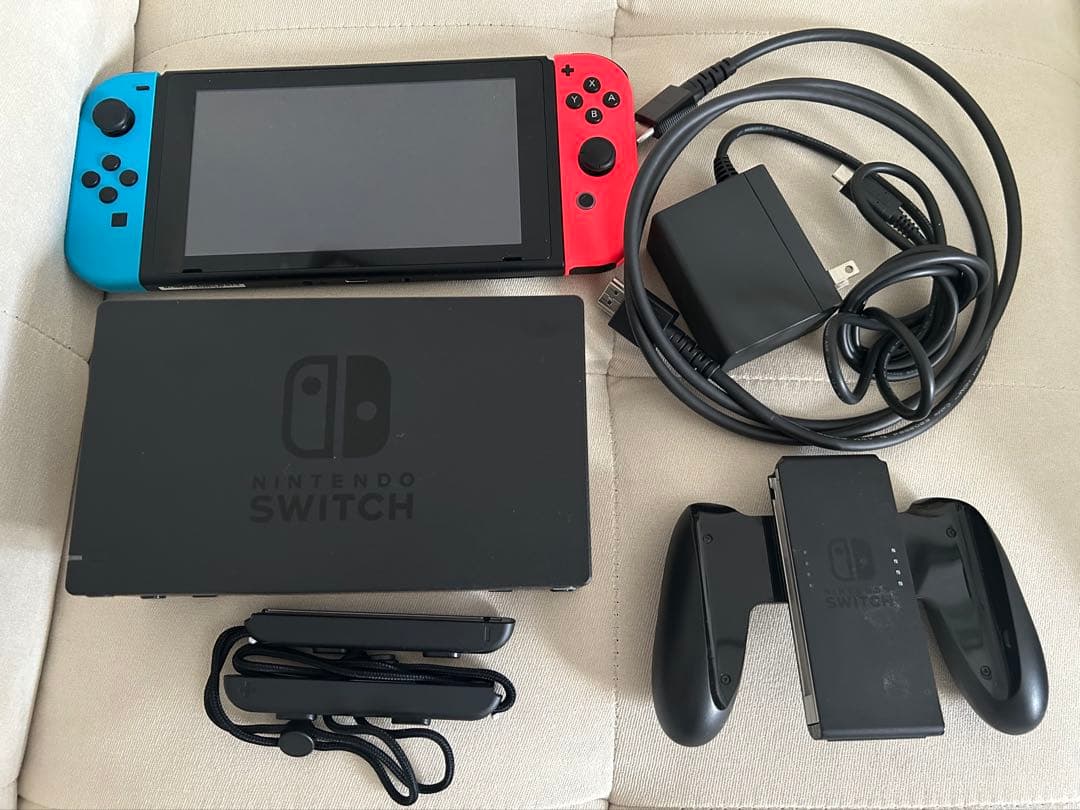 Nintendo Switch 赤/青 本体 ACアダプター付き 箱無し - メルカリ