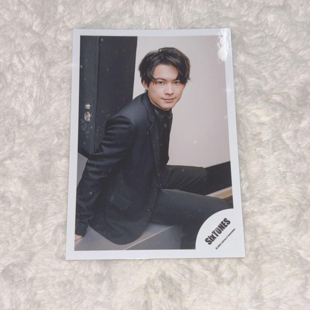 162.SixTONES 松村北斗 公式写真 - メルカリ