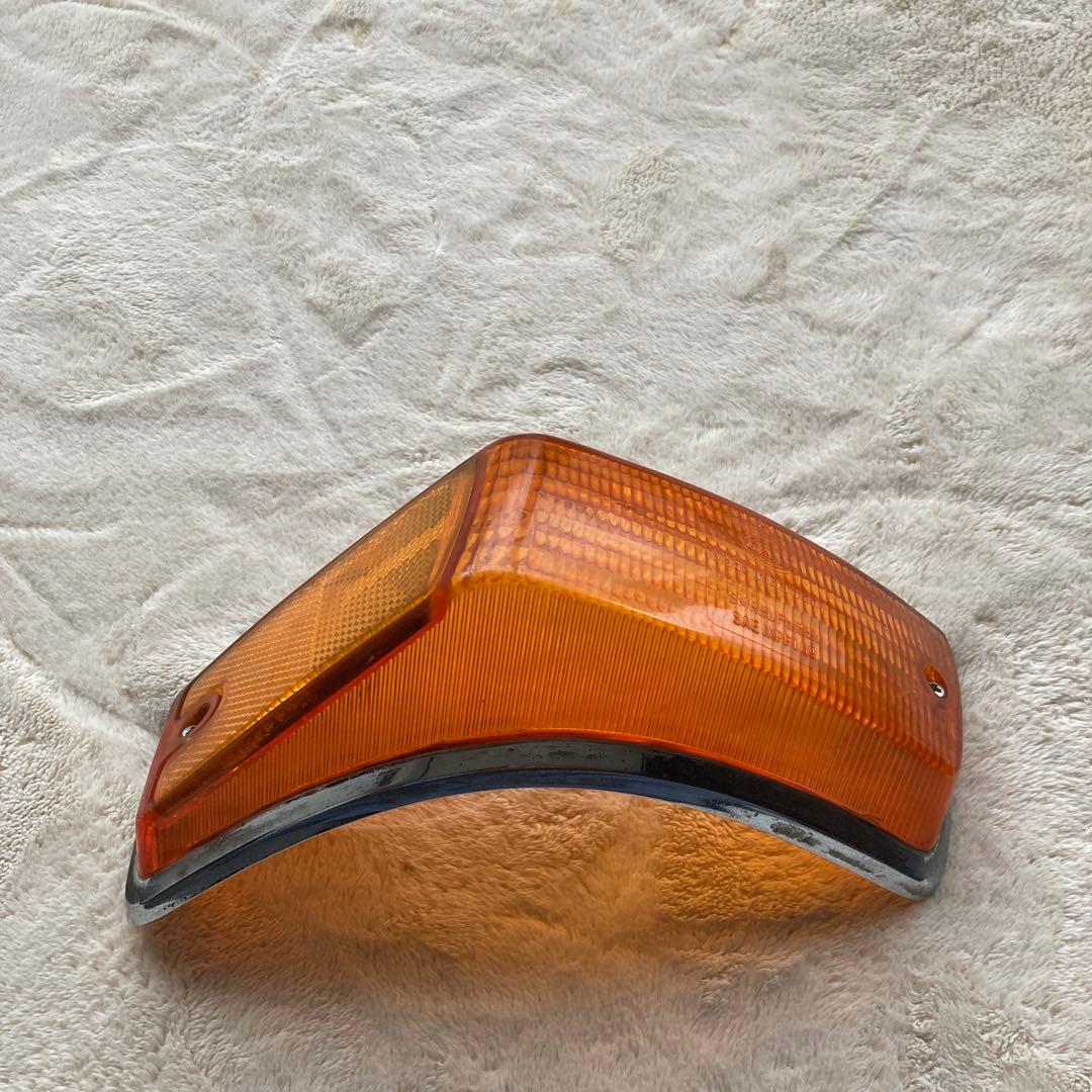 以前所有してました最終1974年カルマンギアのウインカーレンズ右側です