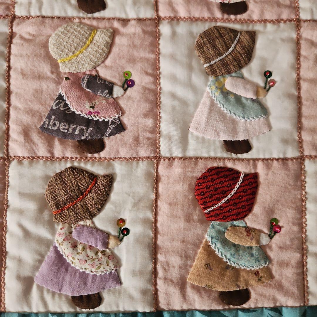 ✨16人のスーちゃん✨パッチワークタペストリー - メルカリ