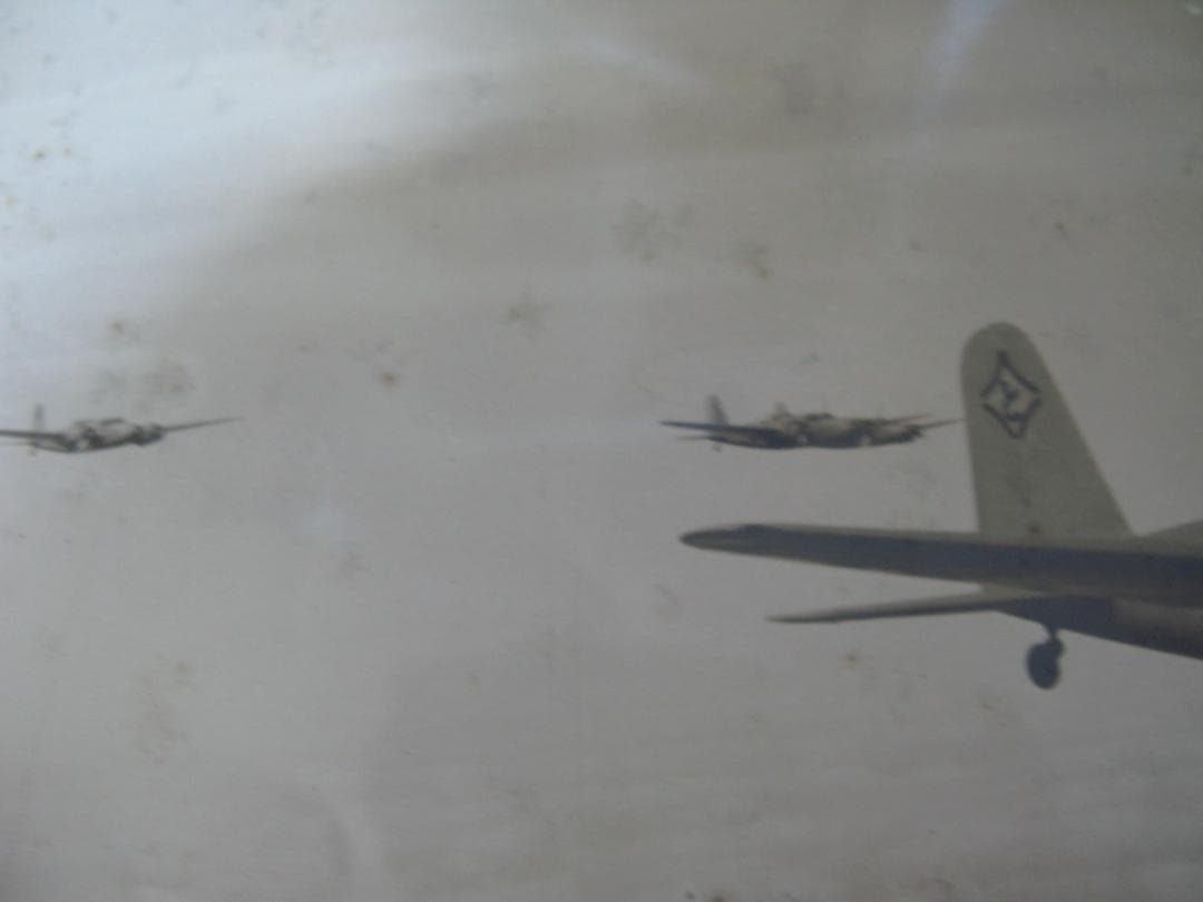 昭和天皇・皇后 両陛下の記念写真/戦闘機の生写真/古い格式ある額縁 3