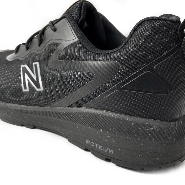 【期間限定価格】ニューバランス 安全靴(31.0cm)黒 オレンジ 190303