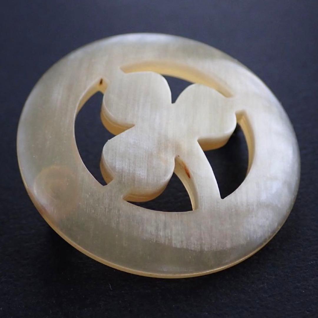 ミナペルホネン clover ブローチ クローバー ベージュ 水牛角 完売品