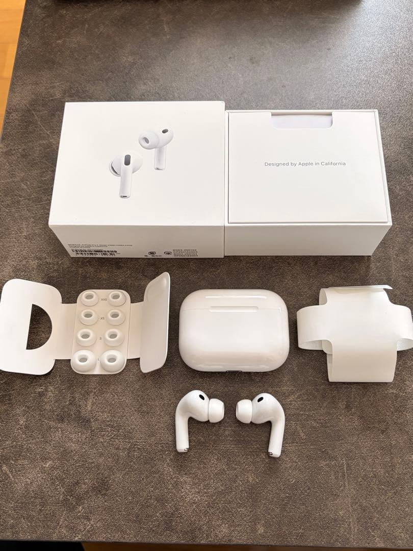AirPods Pro3 本体 付属品完備 美品 おまけケース付き - メルカリ