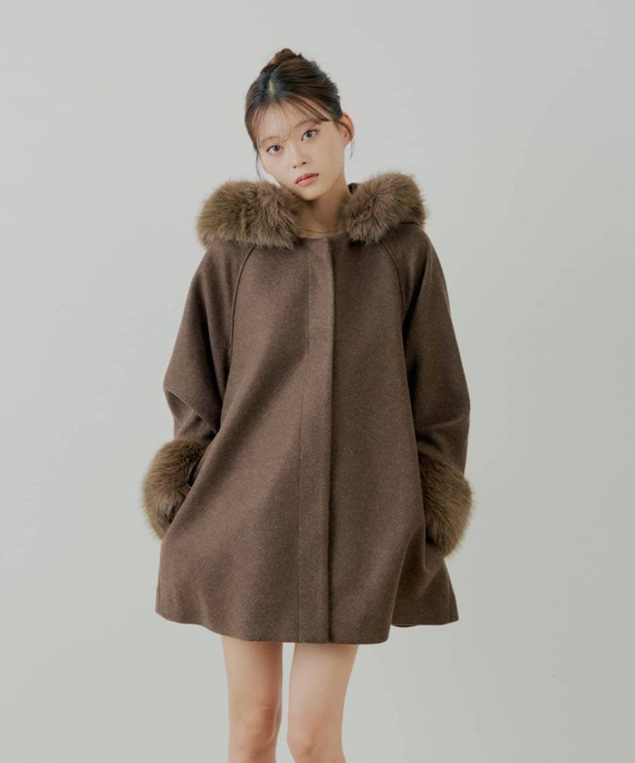 Chico ファー付きフード襟マルチwayケープコート - メルカリ