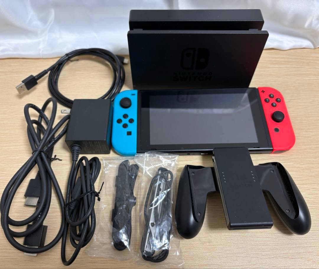 Nintendo Switch任天堂スイッチ本体 Switch】 ☆ニンテンドースイッチ本体 Nintendo Switch（有機ELモデル