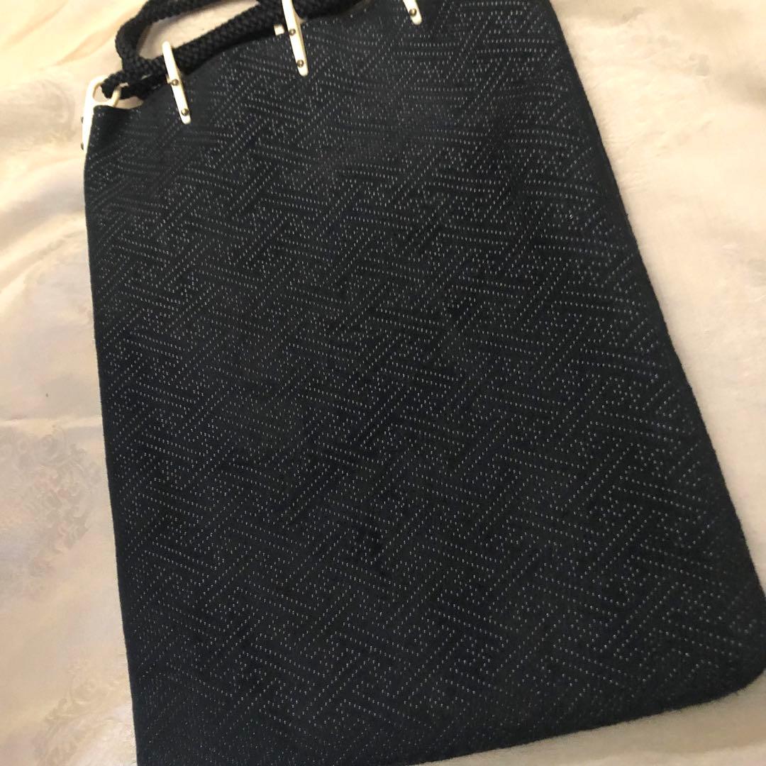 印傳屋合才袋 (中) 紺／紺 紗綾形