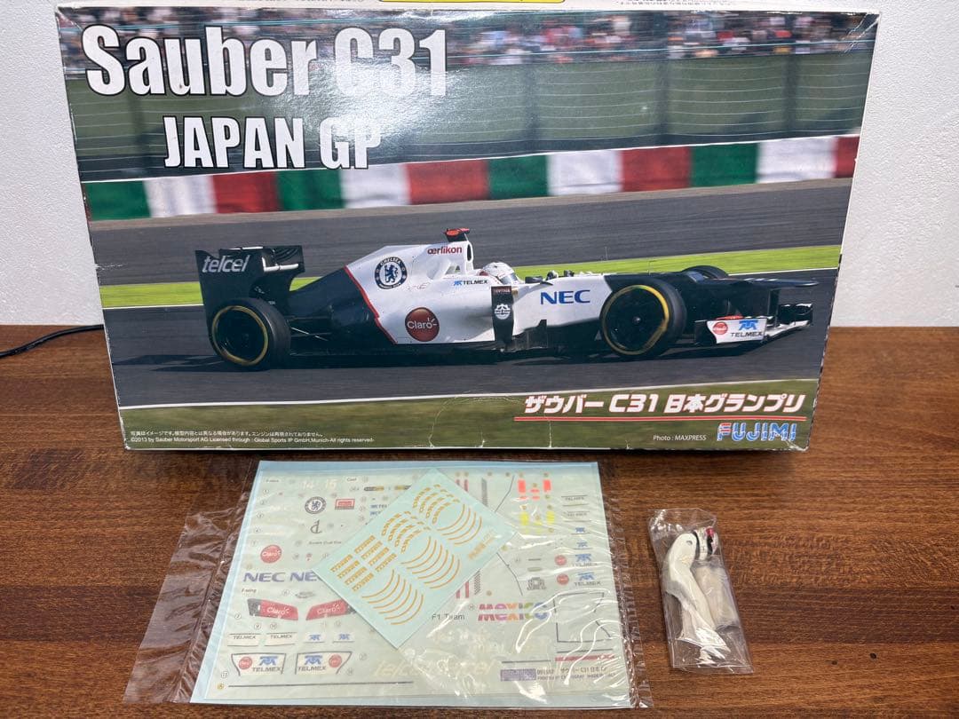 フジミ 1/20 ザウバー C31 日本グランプリ ドライバーフィギュア付き