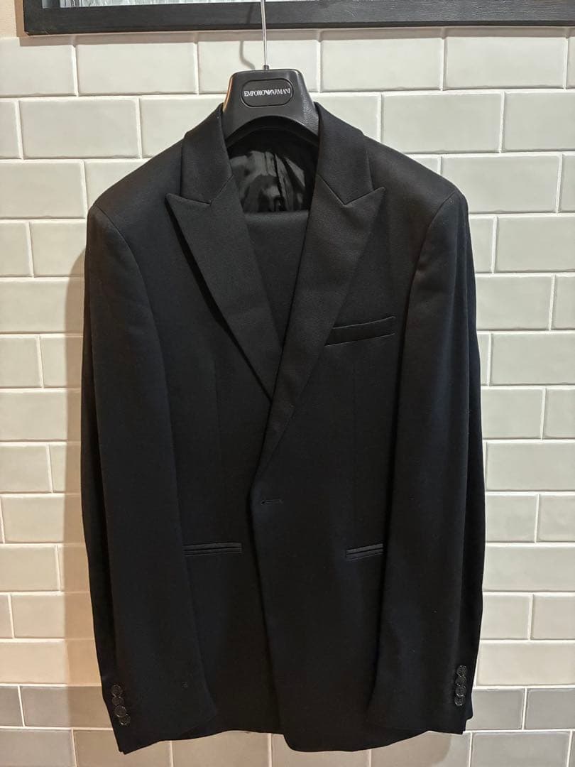 エンポリオ　アルマーニ　ブラック スーツ　ほぼ未使用 EMPORIO ARMANI (エンポリオアルマーニ) ウール 無地 シングル