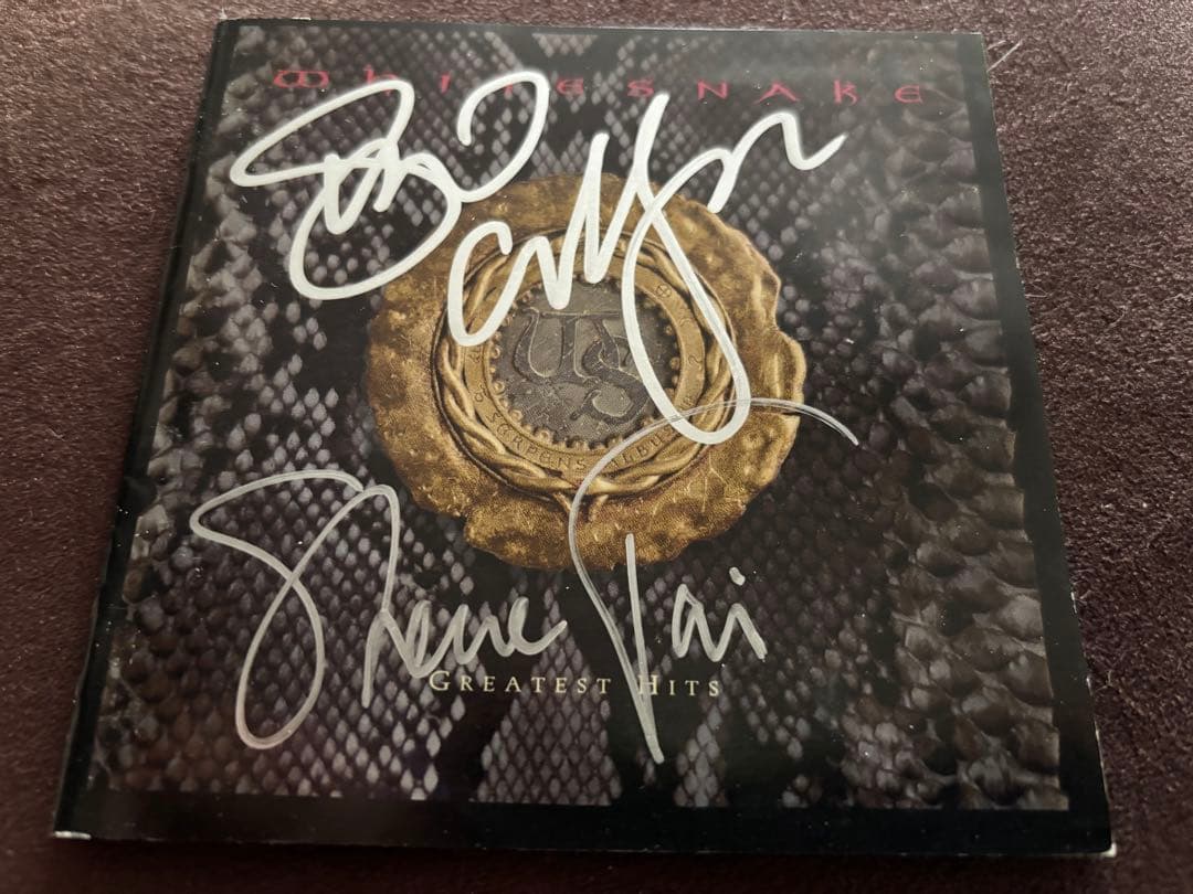 デイヴィッド・カヴァデールとスティーヴ・ヴァイ　サインcd whitesnake WHITESNAKEのデイヴィッド・カヴァデールが表紙＆巻頭大特集のBURRN