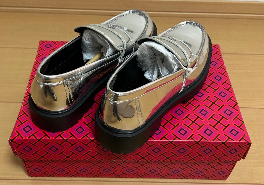TORY BURCH】シルバー ローファー 厚底 合成皮革 厚底 合成皮革 【TORY