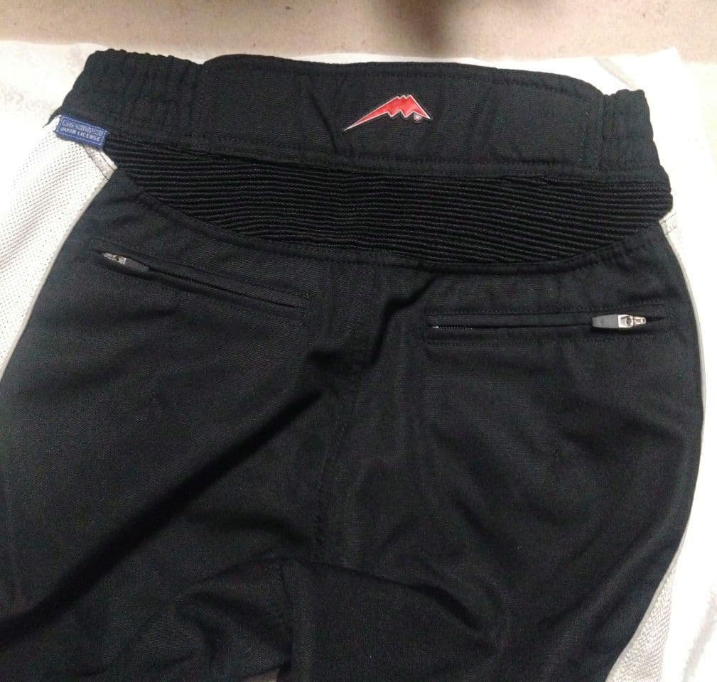 クシタニバイクパンツ ハードサポーター付き 腰にもパット付き サイズ