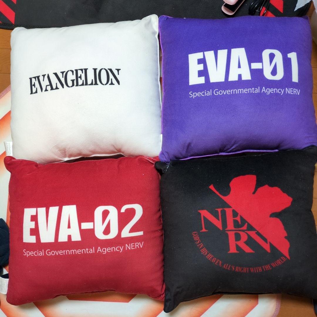 美品✨】エヴァンゲリオン クッション セット - メルカリ