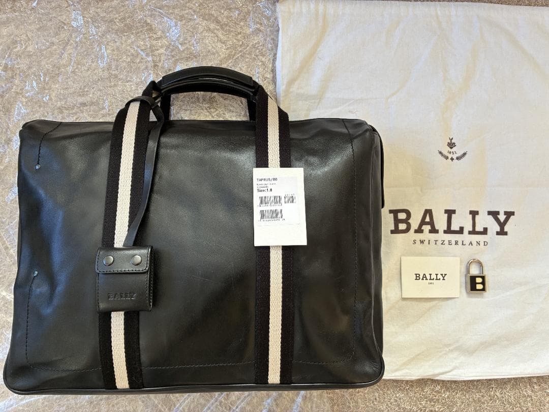未使用　正規品　BALLY ビジネスバッグ　TAPRUS　本革　ブリーフケース 22631172_1.jpg
