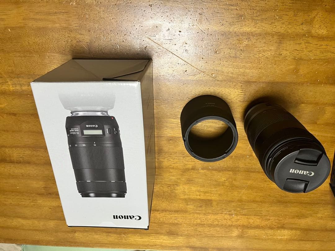 Canon EF 70-300mm f/4-5ズームレンズ 箱・レンズフード付き キャノン EF 70-300mm F4-5.6L IS USM フード、フィルター、ケース付