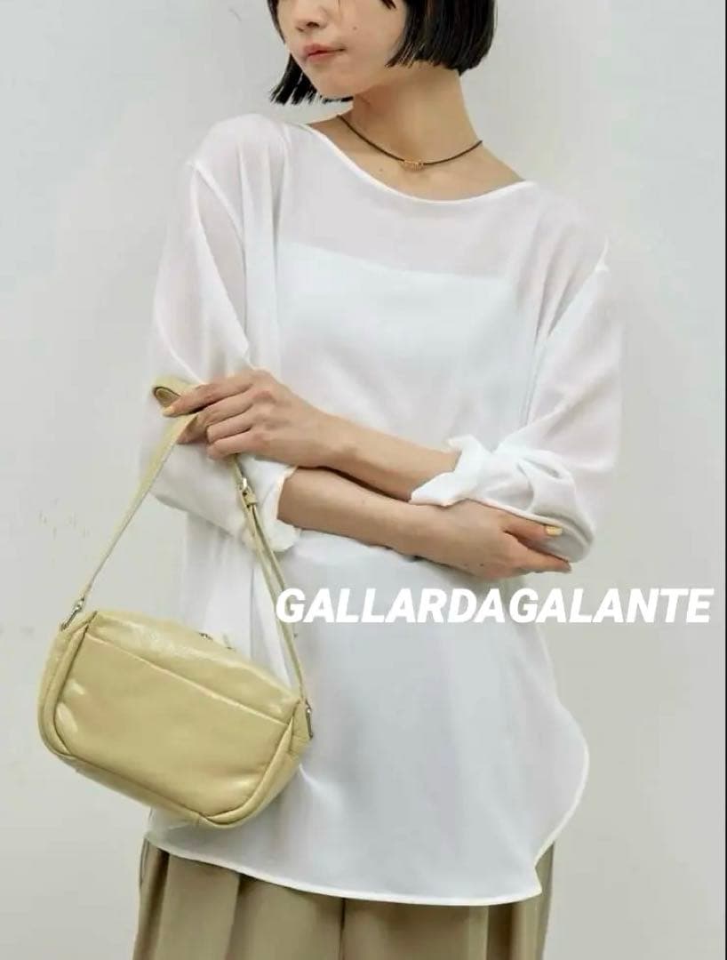 ガリャルダガランテ 【万能インナー】ラウンドブラウスTee 近年モデル