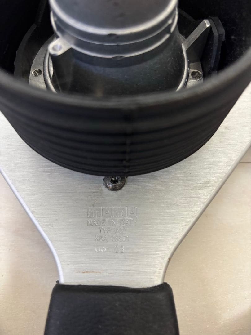 美品　MOMO ミレニアムエボ　32