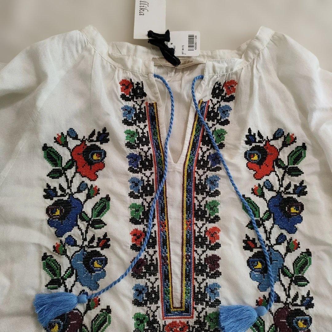 未使用タグ付 Sara Mallika サラマリカ 刺繍タッセル ブラウス 白