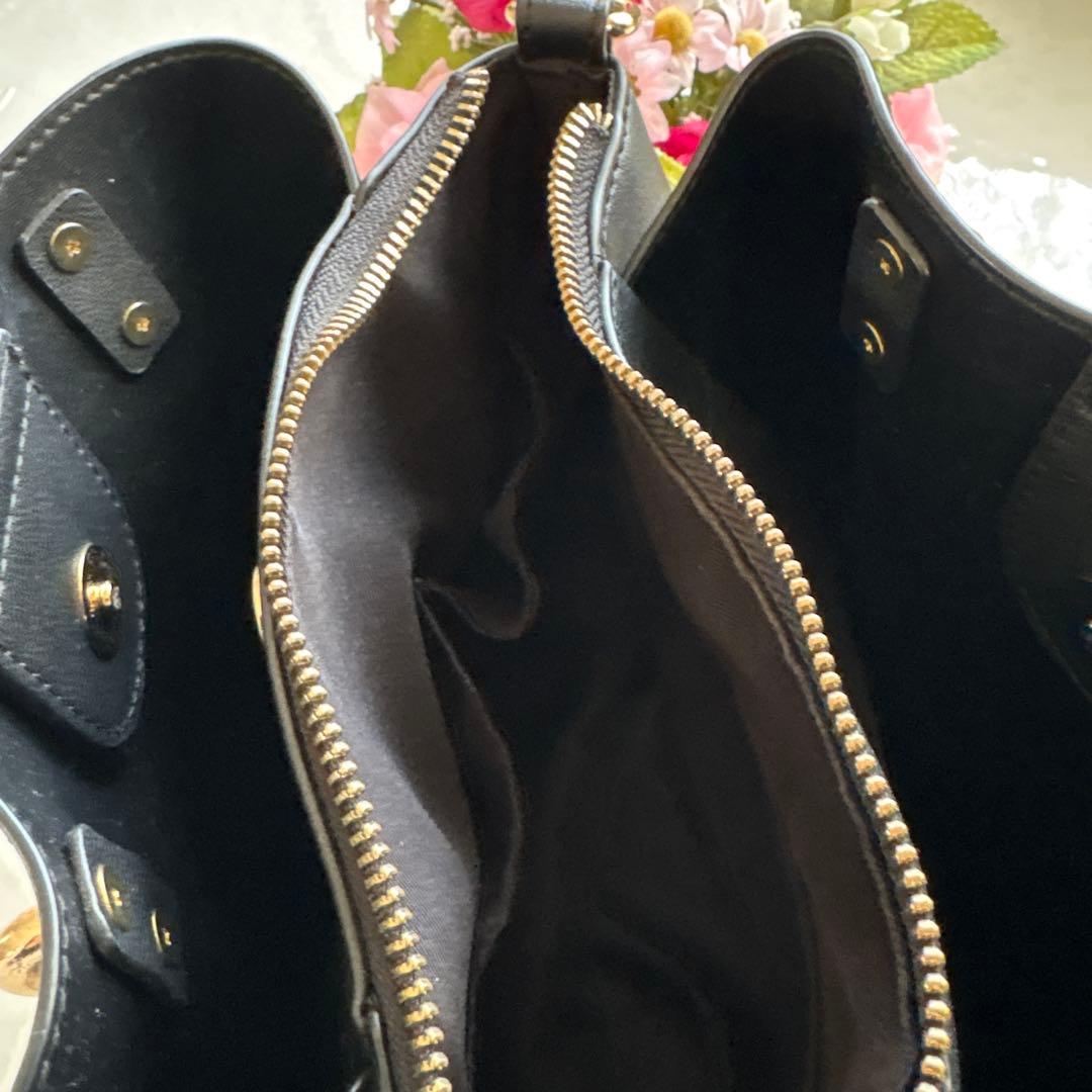 エムズグレイシー カタログ掲載ロゴ入りパールハンドバック ブラック