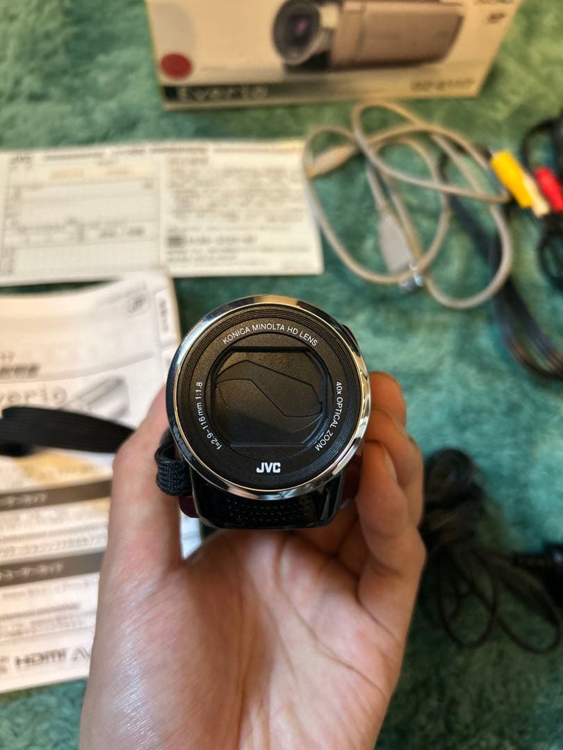 美品 JVC Everio GZ-E117 バッテリー2個付 ビデオカメラ - メルカリ