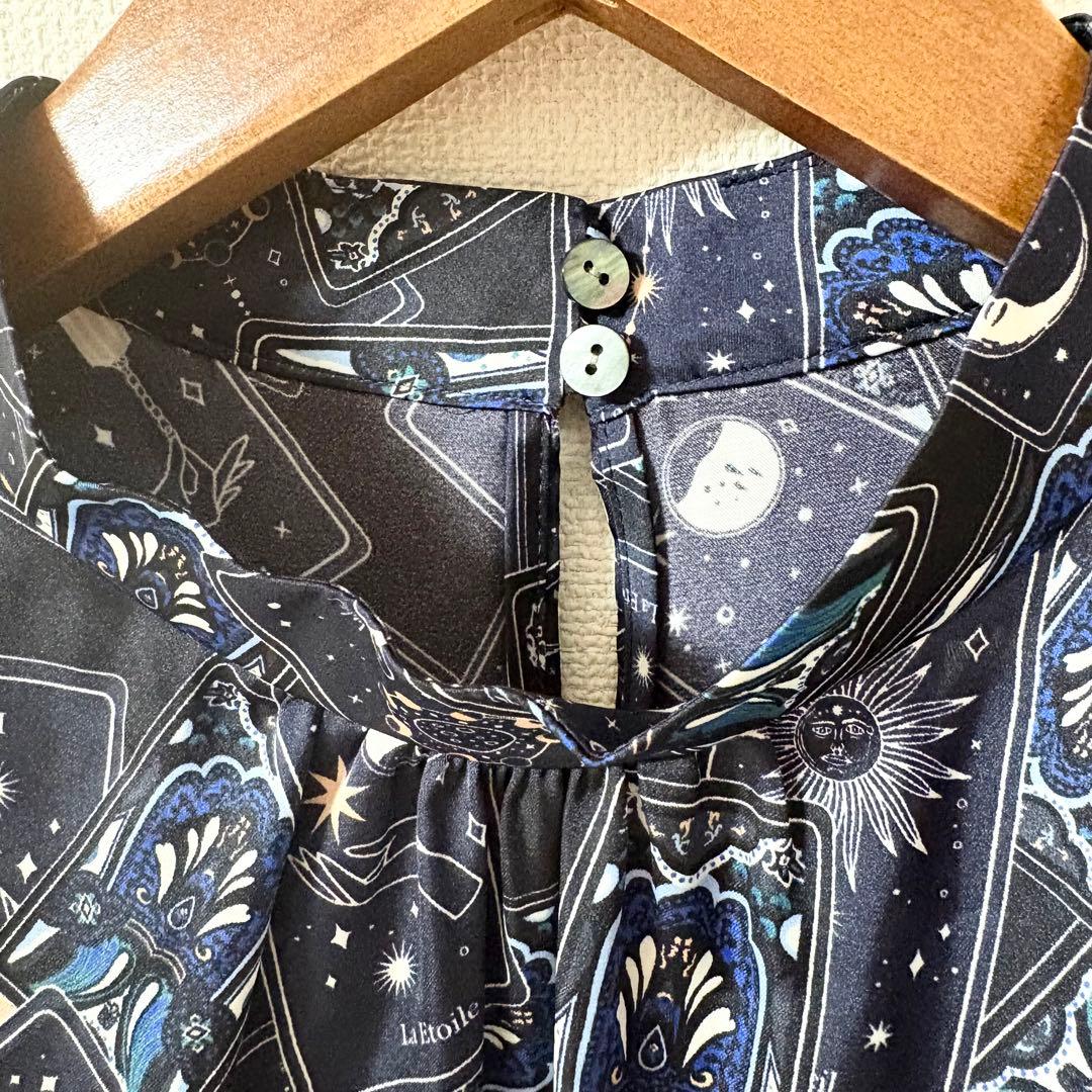 ほぼ未使用✨アナイ 2024年 タロットプリント スタンド ブラウス 濃紺