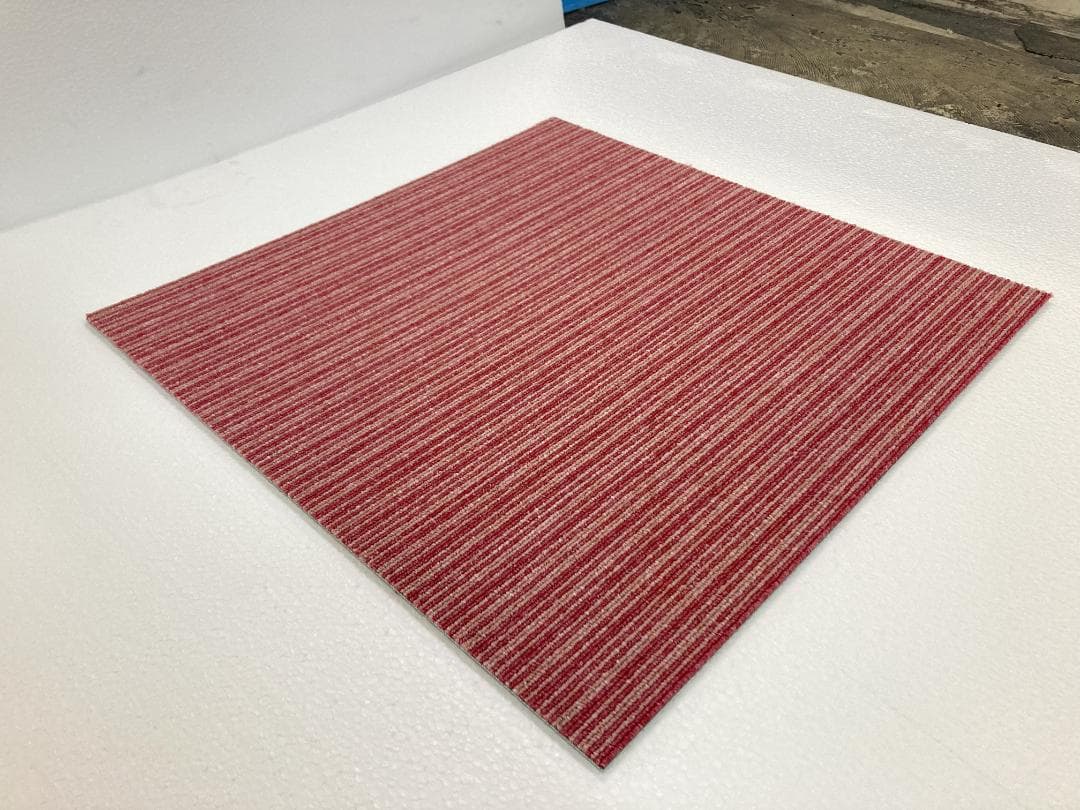 コビトカバ　タイルカーペット　３６枚　新品・未使用　国内メーカー sa_zx_top_100.jpg